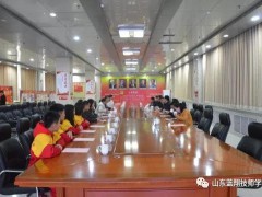 山东蓝翔技师学院：湘西州人社局领导看望对口扶贫学生